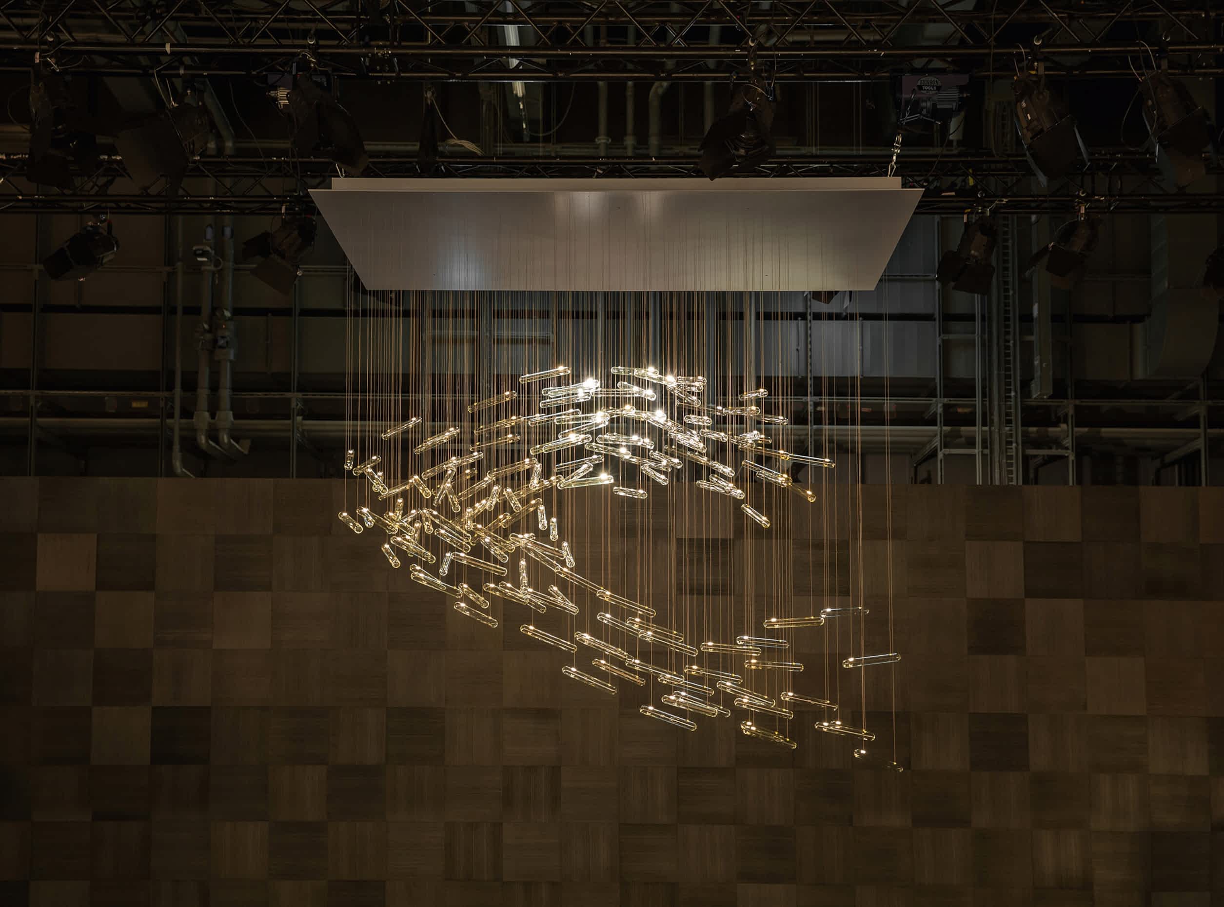 Studio Drift’s poetic Flylight light