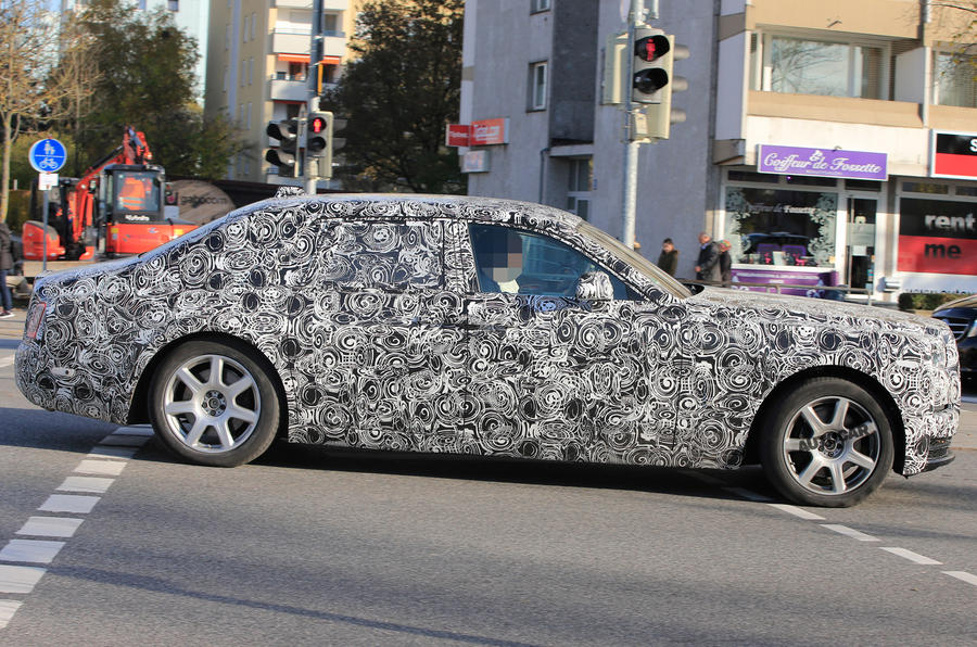 Rolls Royce Phantom 2018 spec