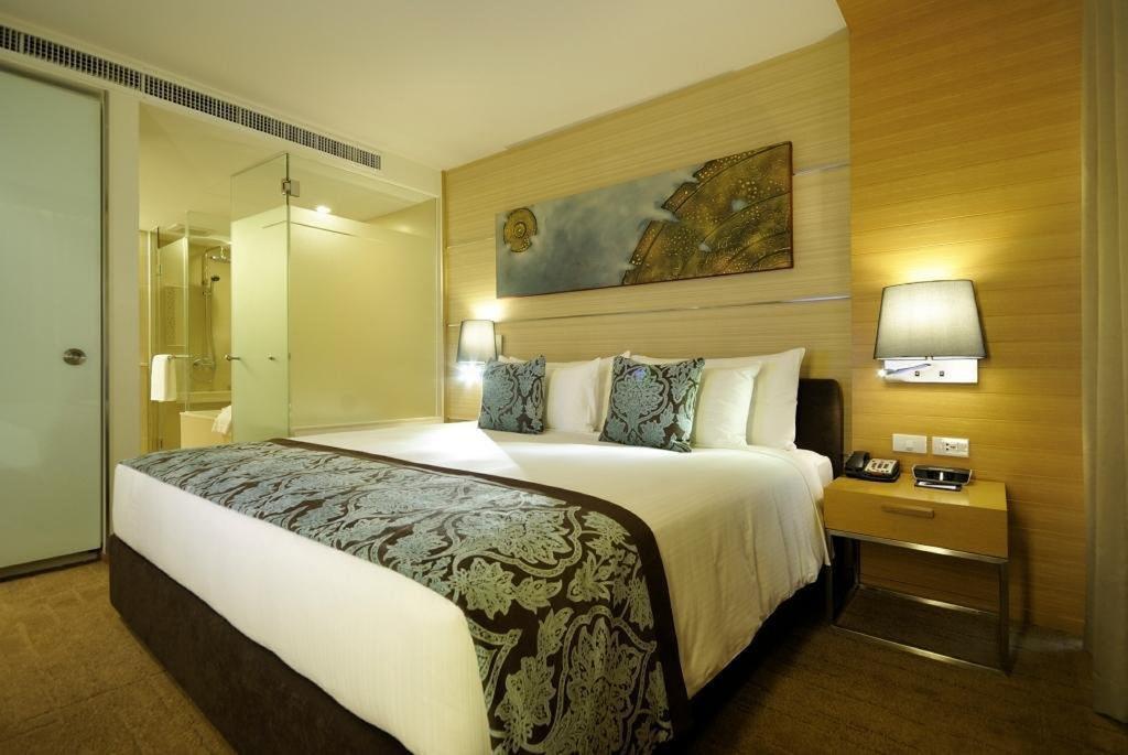 Anantara Sathorn Bangkok Hotel