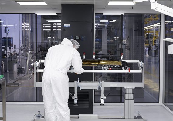 Rolls-Royce Clean Room