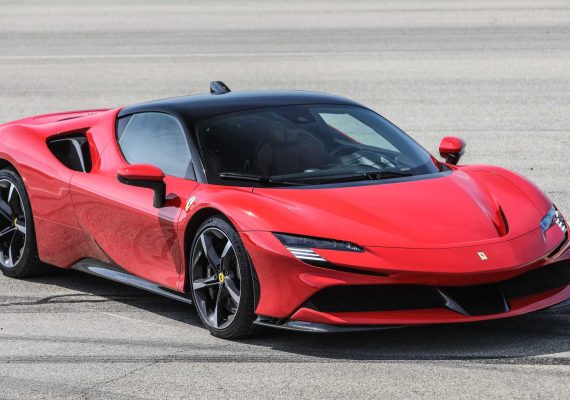 Ferrari-SF90-Stradale-1