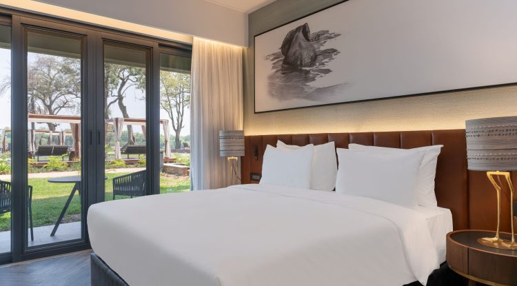 Radisson-Blu-Mosi-oa-Tunya-Livingstone-Resort-Premium-room-
